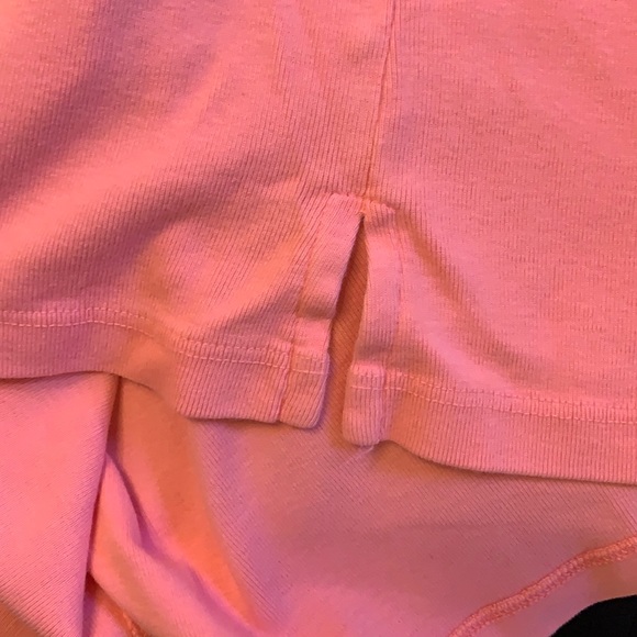 Pink shirt with lace and brooch - Picture 13 of 15